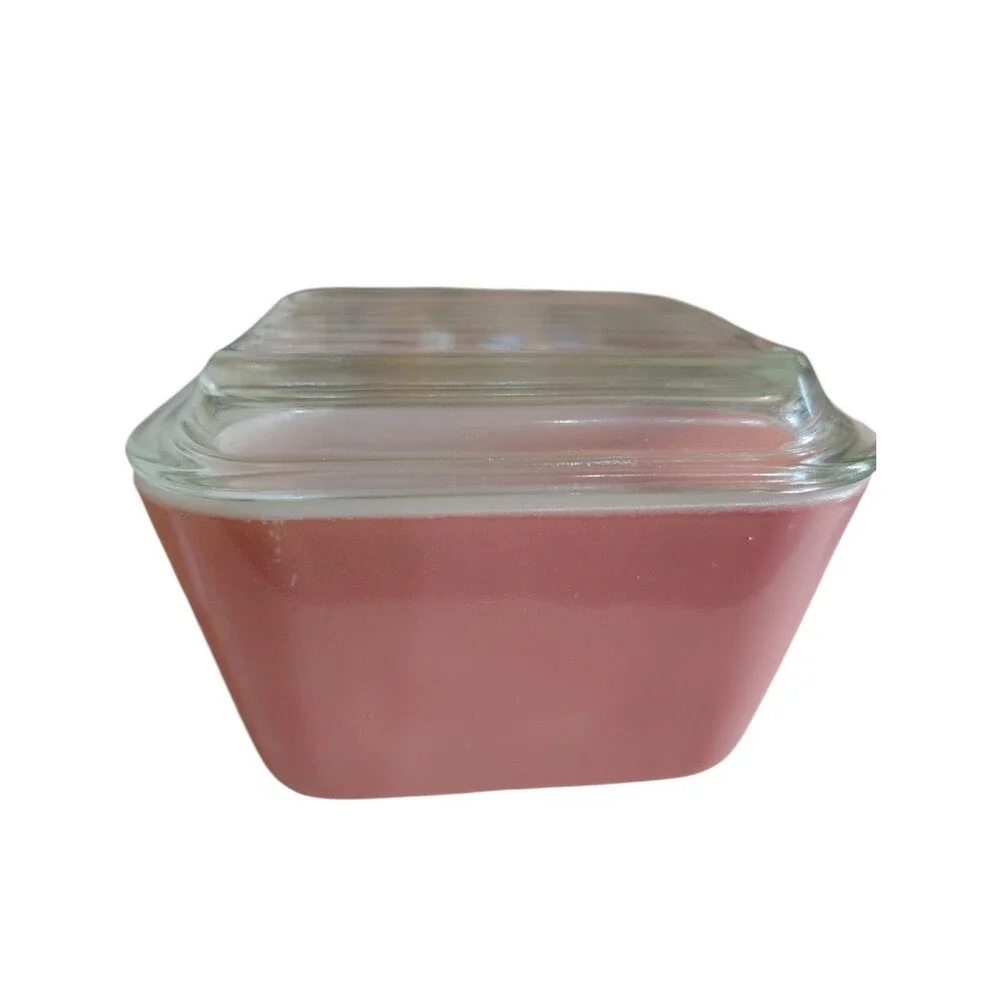 Pyrex ***small chip